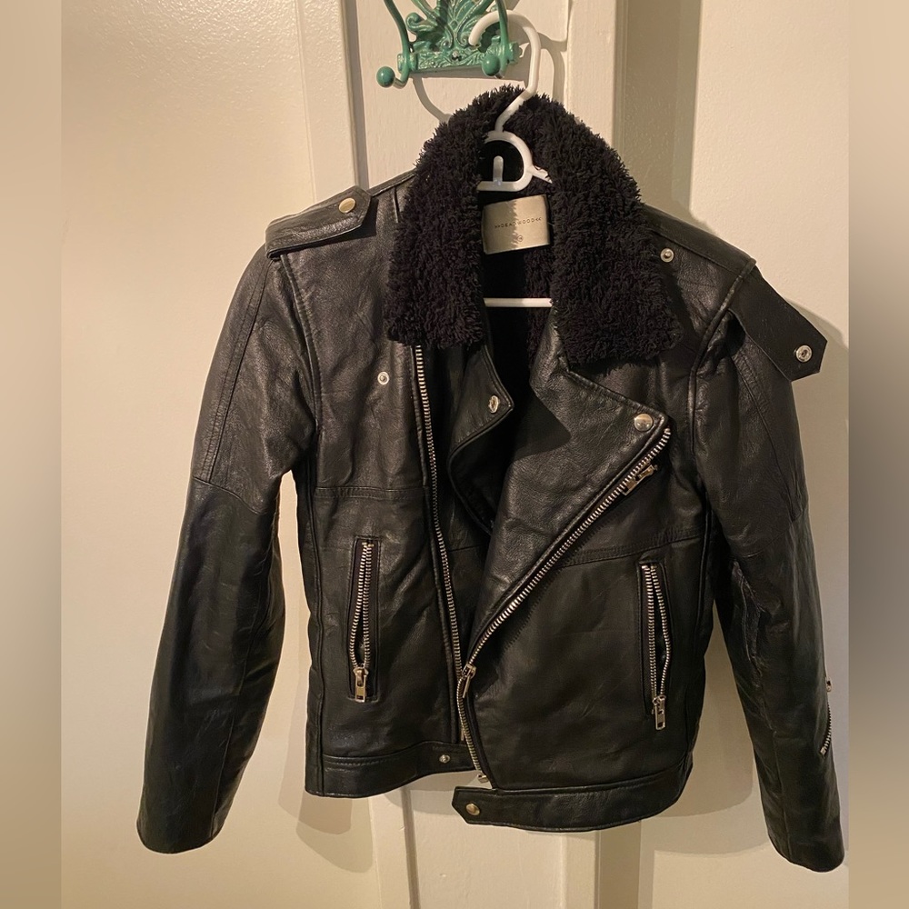 Real leather moto jacket with Sherpa interior! Made by Deadwood